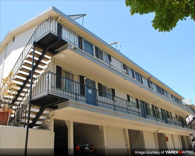 Romar Court Apartments photo 5